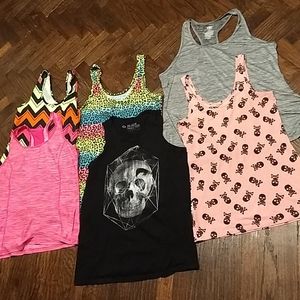 2🏖️for$60🏖️ only have this marked 🤷New Bundle6pc top muscle tanks (2- XL-4-L)